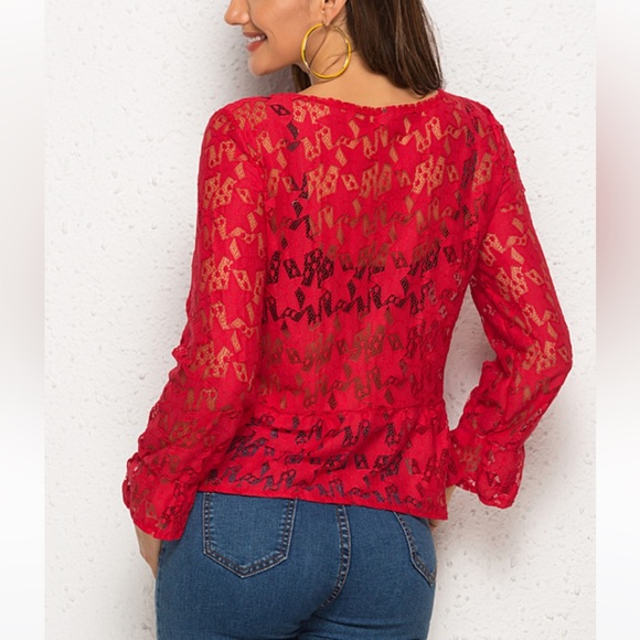 Vutti Star Lace Peplum Top size XL
NWT - Picture 2 of 6